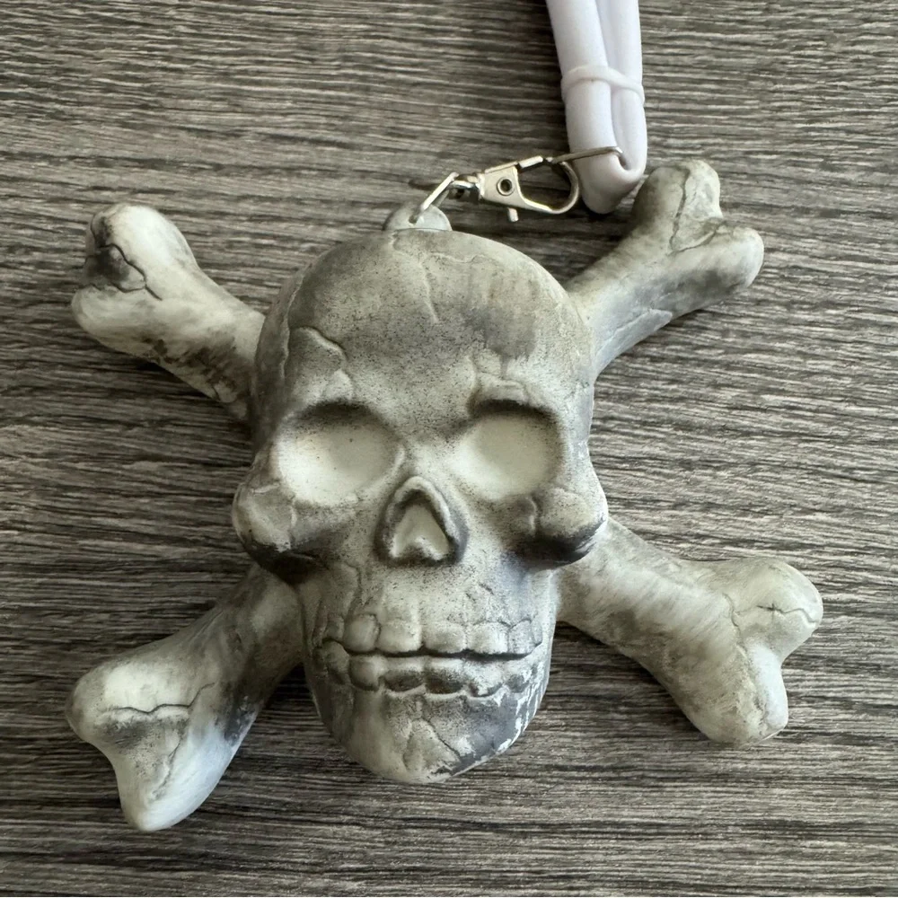 Halloween led flashing lanyard skull NEW